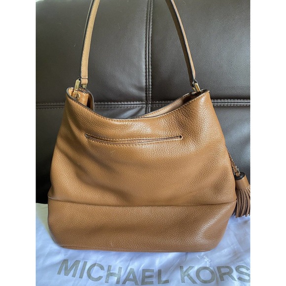 Michael kors brown Peppled leather tassel Shoulder Bag W/ Gold Hardware. - Picture 11 of 11